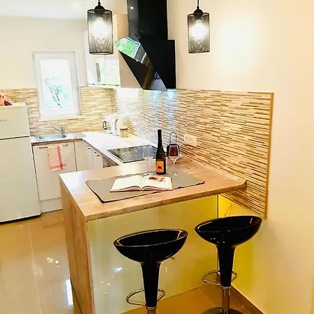 In With Sea View, Balcony, Air Conditioning, Wifi 4325-3 *