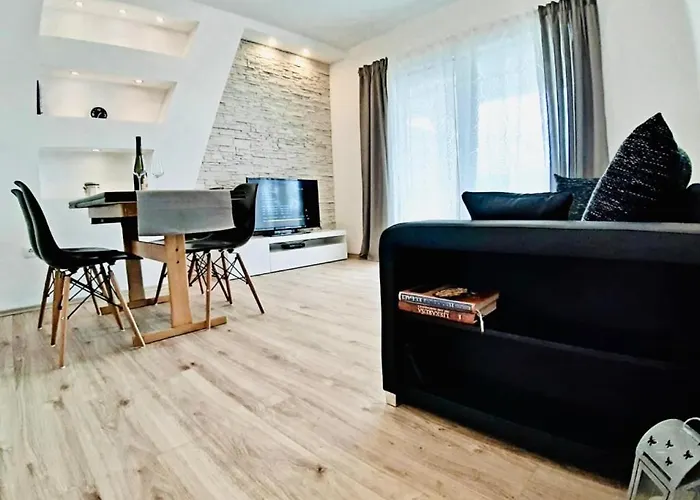 In With Sea View, Balcony, Air Conditioning, Wifi 4325-3 Apartment *